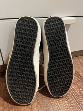 Zapatillas Straye Negras y Blancas