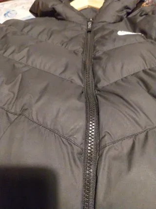 Plumas Nike con capucha Talla S