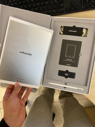 reMarkable Folio con custodia protettiva in grigio