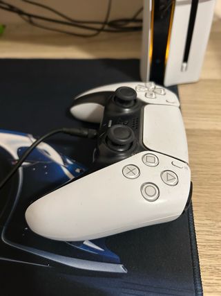 PlayStation 5 con mando