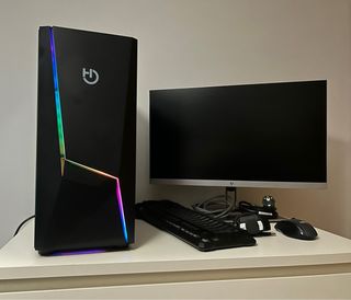 PC Completo (Monitor, Cámara, Teclado y Ratón)