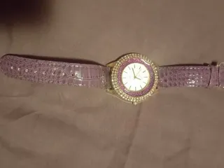 Relojes de varios tipos.