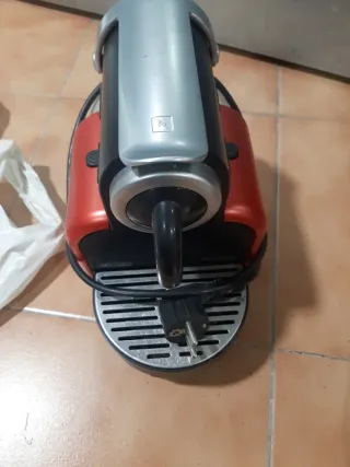 Cafetera Nespresso Roja