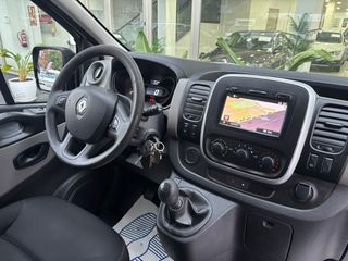 Renault Trafic ( 6 PLAZAS)