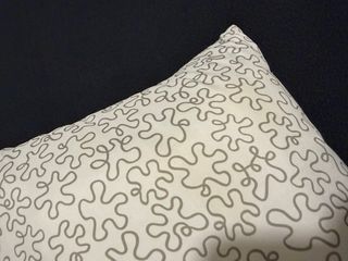 Cojines nuevos IKEA blancos y grises x 2