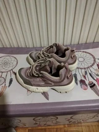 Zapatillas Fila Moradas Cordones Talla 40