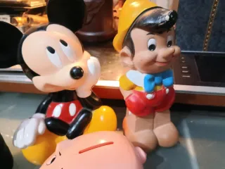 Lote hucha Vintage: Mickey,  Pinocho, publicidad