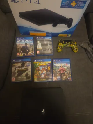 Console PS4 + 5 Giochi + Controller