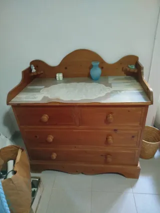 CÓMODA O CAJONERA DE MADERA