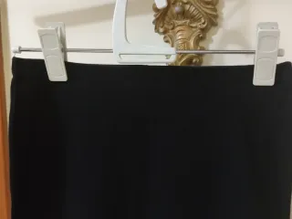 Minifalda negra recta Divided Talla 34