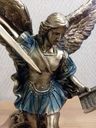 Figura San Miguel Arcángel 30cm