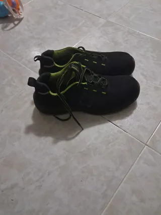 Zapatos de seguridad WURTH MODYF negros y verdes