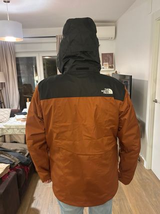 The North Face Abrigo Naranja y Negro