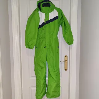 Mono esquí verde 10 años.