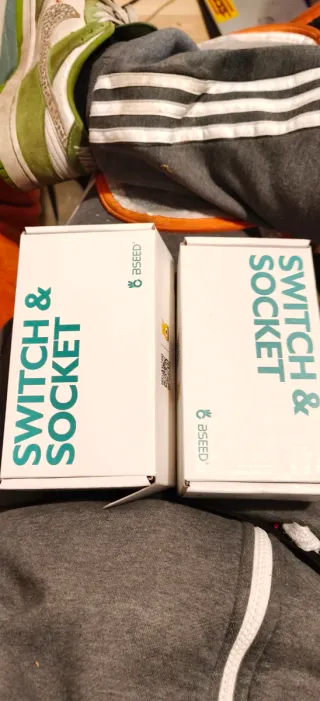 Caja Enchufe y Interruptor Bseed