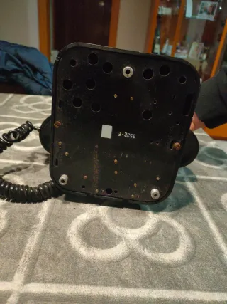 Teléfono antiguo baquelita negro