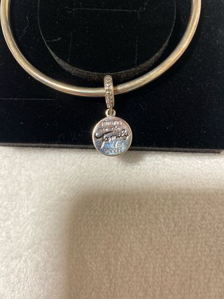 Pulsera Pandora con Charm Familia