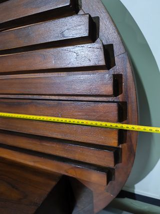 Consola de madera maciza de Teca Porta CDs.