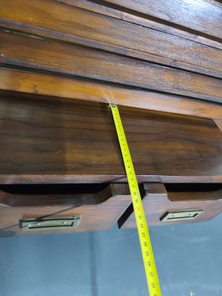 Consola de madera maciza de Teca Porta CDs.