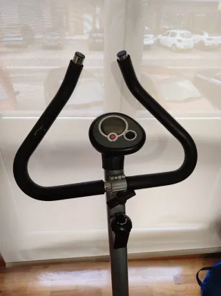 Bicicleta Estática Basic Fit