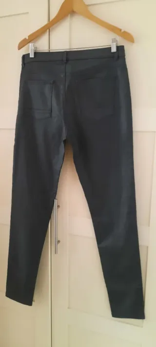 Pantalón Esprit efecto cuero gris T.40