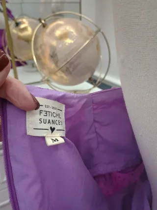 Vestido morado con volantes