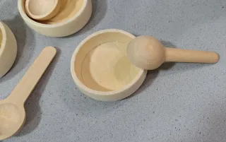 Mini ciotole in legno con cucchiai (9 pz)