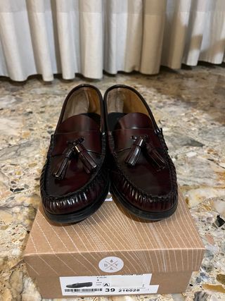 Zapatos castellanos BY marrones talla 39