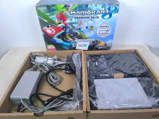 Nintendo Wii U Mario Kart 8 Premium Pack