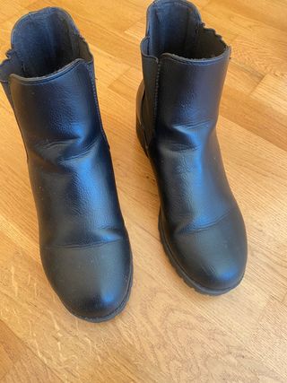 Botines negros elásticos