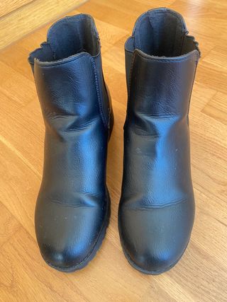 Botines negros elásticos