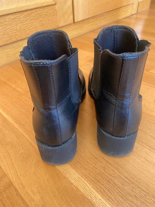 Botines negros elásticos