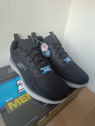 Skechers Summits Talla 40 Negro