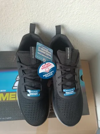 Skechers Summits Talla 40 Negro