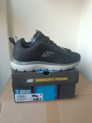 Skechers Summits Talla 40 Negro