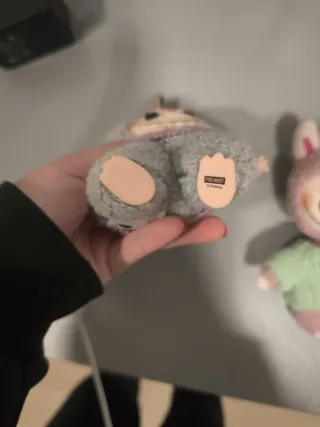 Labubu con suéteres,se pueden comprar por separado