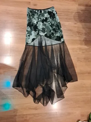 Falda original con transparencias