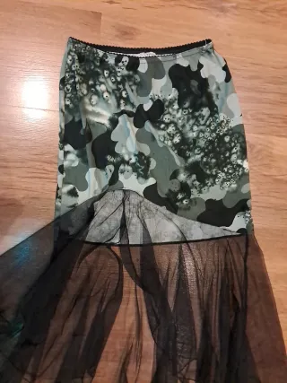 Falda original con transparencias