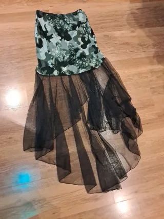 Falda original con transparencias