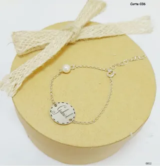 Pulsera plata con perla y nombre