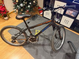 Bicicleta Stucchi MTB con suspensión delantera