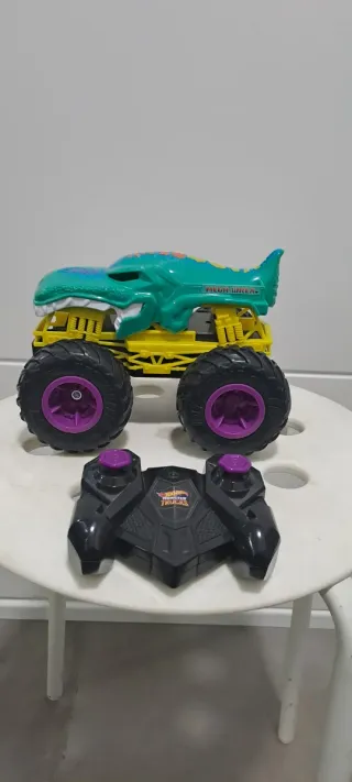 Hot Wheels Mega Wrex RC Camión Monstruo