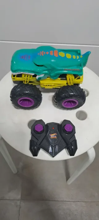 Hot Wheels Mega Wrex RC Camión Monstruo