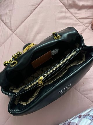 Bolso Coach Negro con Cadena Dorada