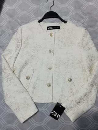 Chaqueta Zara Texturizada Dorada