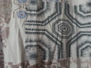 Blusa con lentejuelas en hombro Talla Única