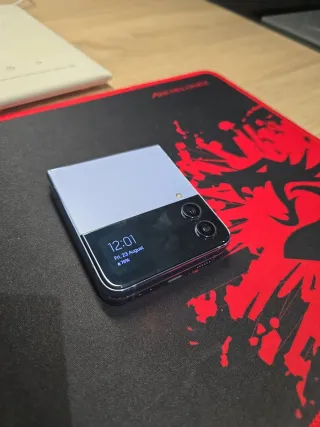 Samsung Galaxy Z Flip 4 Viola