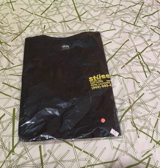 Camiseta Stüssy NUEVA ,Negra y Amarilla, Talla M