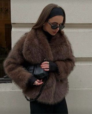 Abrigo pelo marrón sin usar