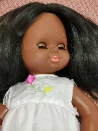 Antigua muñeca Graciosa de Famosa negrita